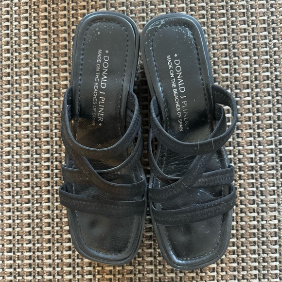 [Donald J. Pliner] Black Mesh Platform Sandals Sz: 8. - Picture 7 of 10